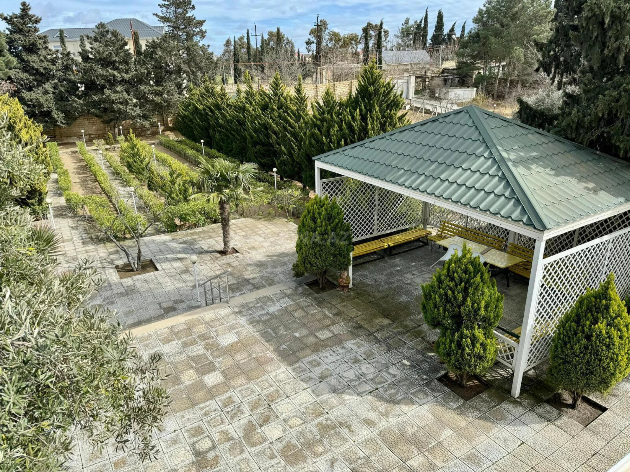 Kirayə verilir 6 otaqlı həyət evi 200 m²