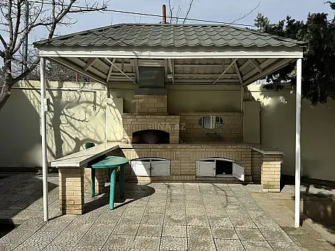Kirayə verilir 6 otaqlı həyət evi 200 m²