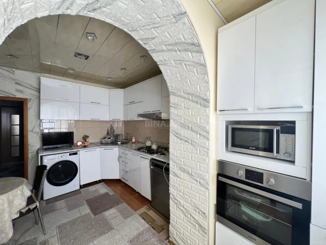 Satılır 5 otaqlı mənzil 120 m²