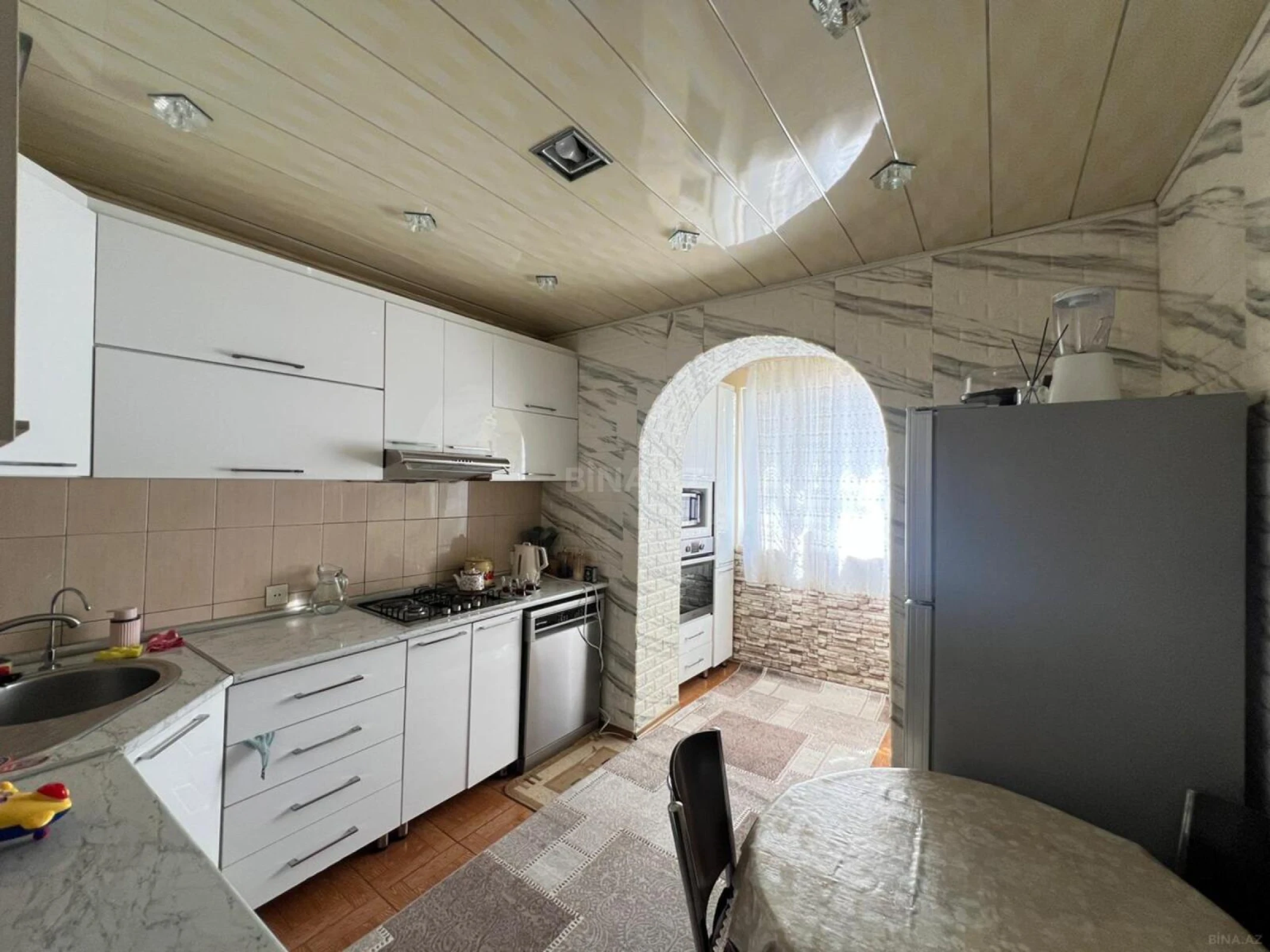 Satılır 5 otaqlı mənzil 120 m²