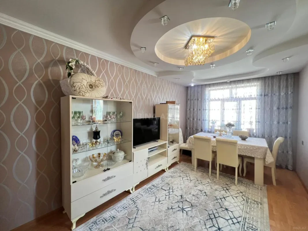 Satılır 5 otaqlı mənzil 120 m²
