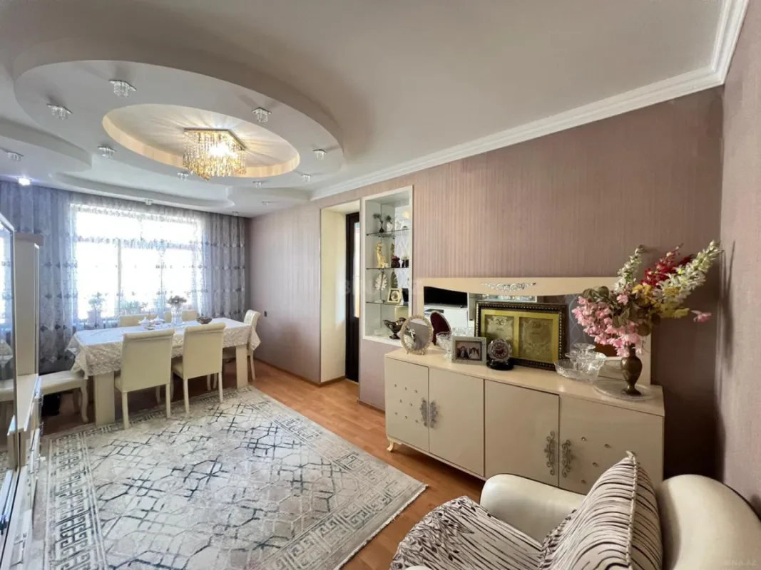 Satılır 5 otaqlı mənzil 120 m²