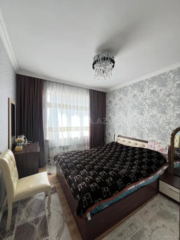 Satılır 5 otaqlı mənzil 120 m²