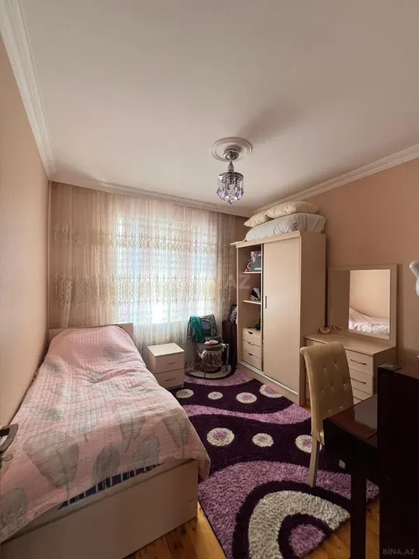 Satılır 5 otaqlı mənzil 120 m²