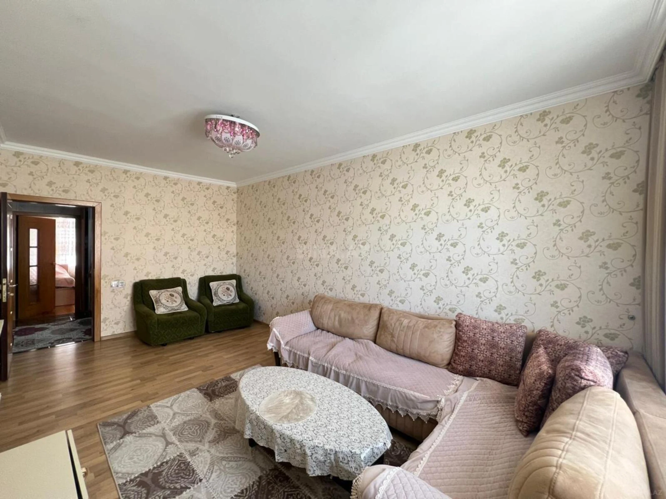 Satılır 5 otaqlı mənzil 120 m²