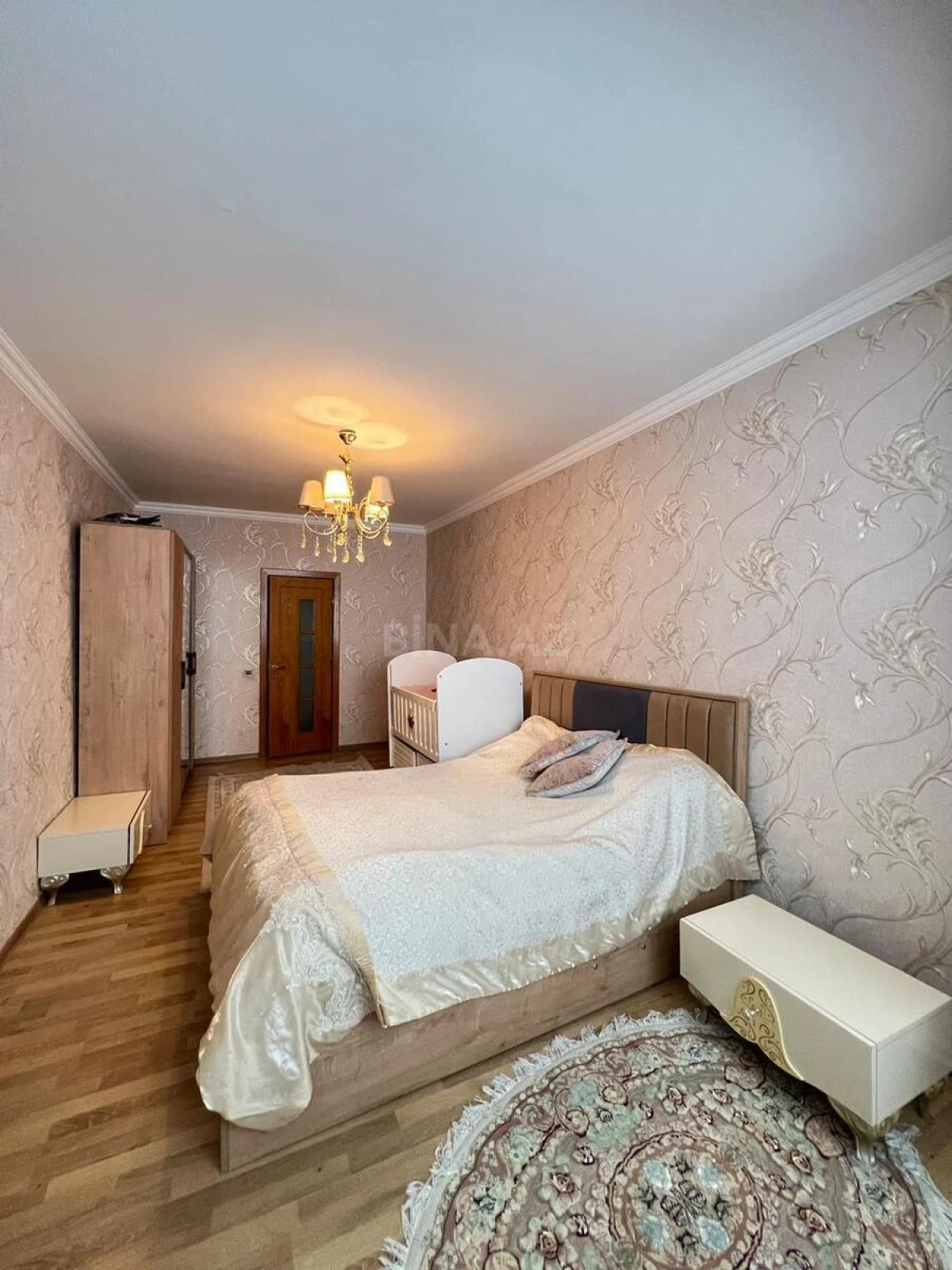 Satılır 5 otaqlı mənzil 120 m²