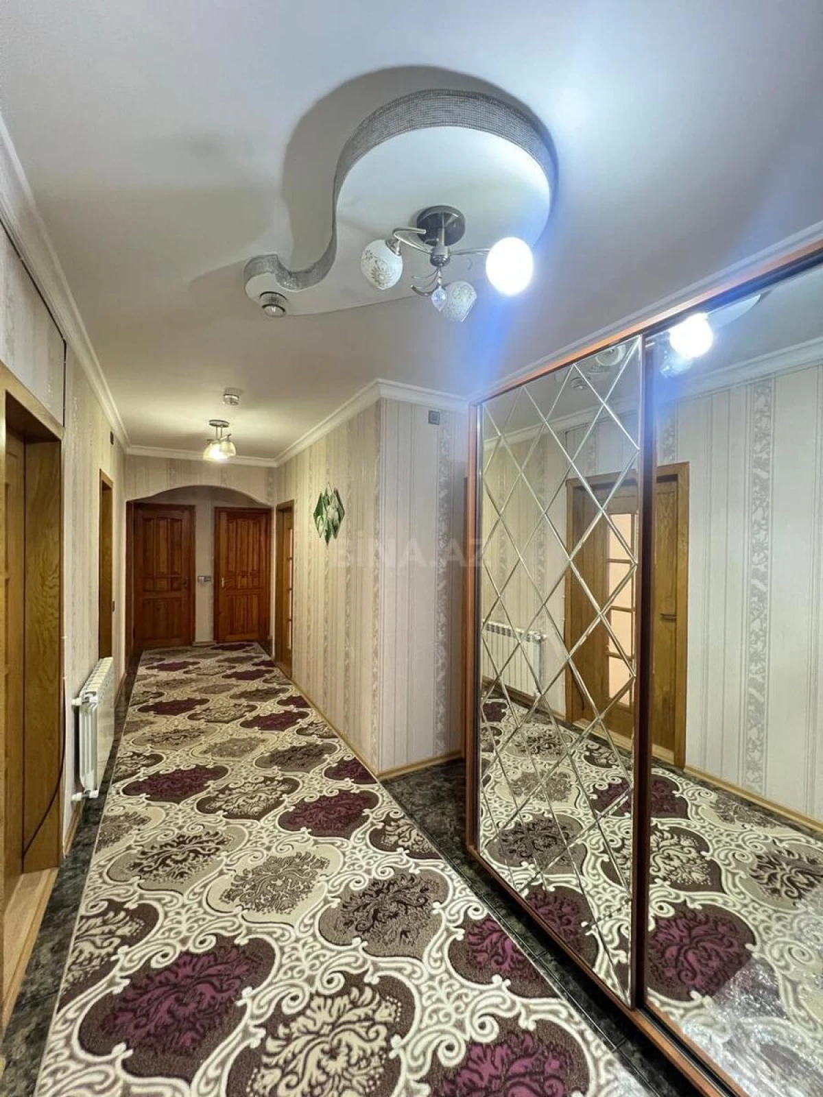 Satılır 5 otaqlı mənzil 120 m²