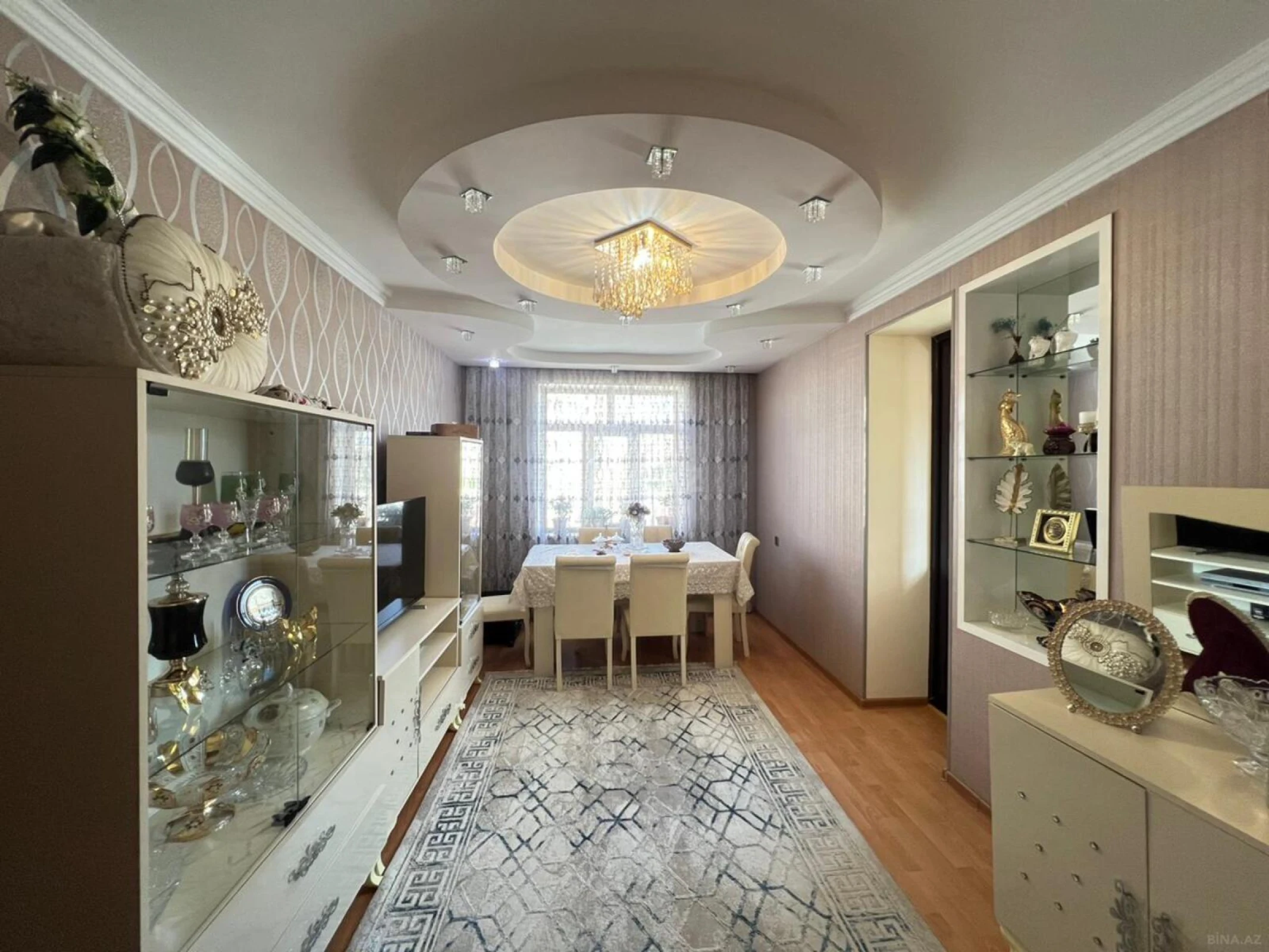 Satılır 5 otaqlı mənzil 120 m²