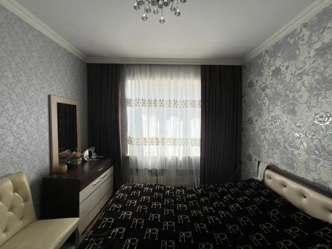 Satılır 5 otaqlı mənzil 120 m²