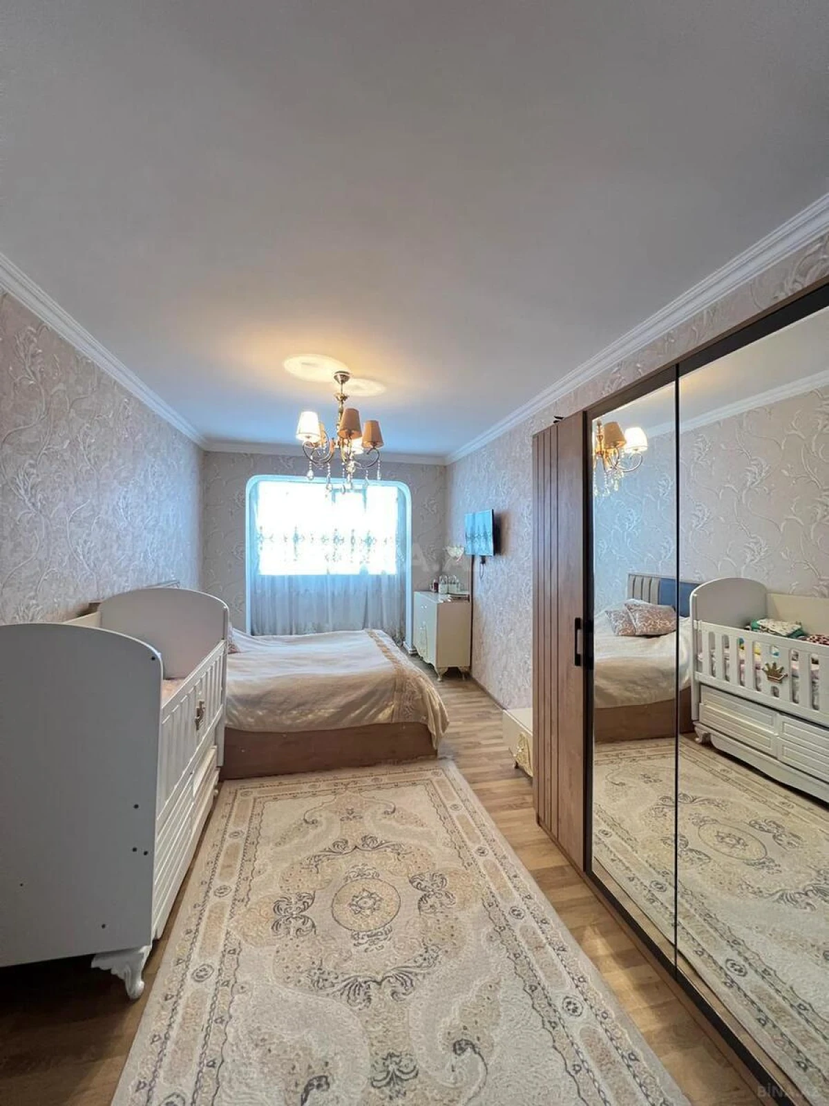 Satılır 5 otaqlı mənzil 120 m²