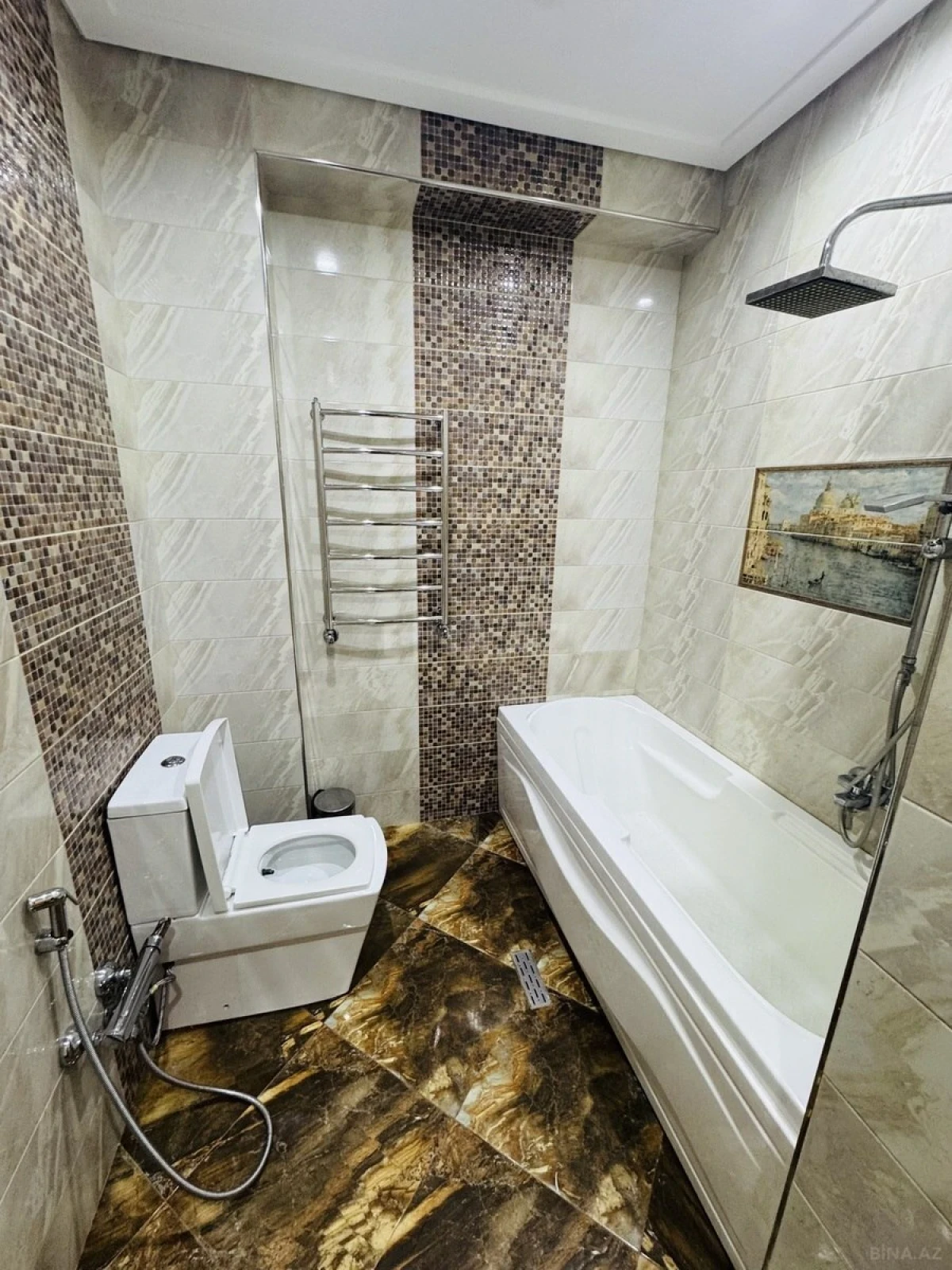 Kirayə verilir 3 otaqlı mənzil 140 m²