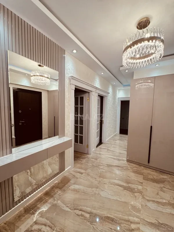 Kirayə verilir 3 otaqlı mənzil 140 m²