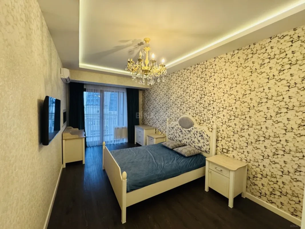 Kirayə verilir 3 otaqlı mənzil 140 m²