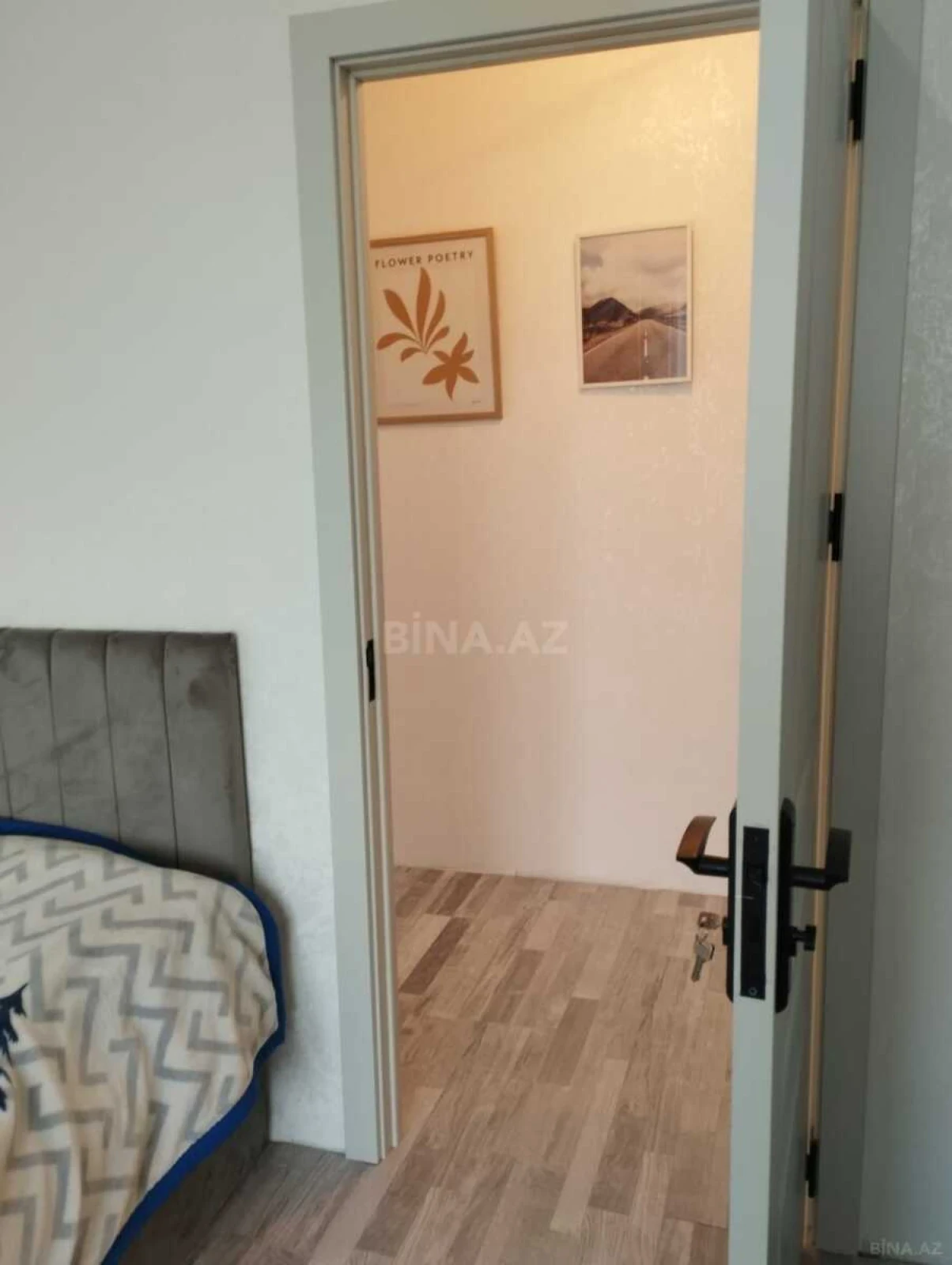 Satılır 2 otaqlı mənzil 65 m²