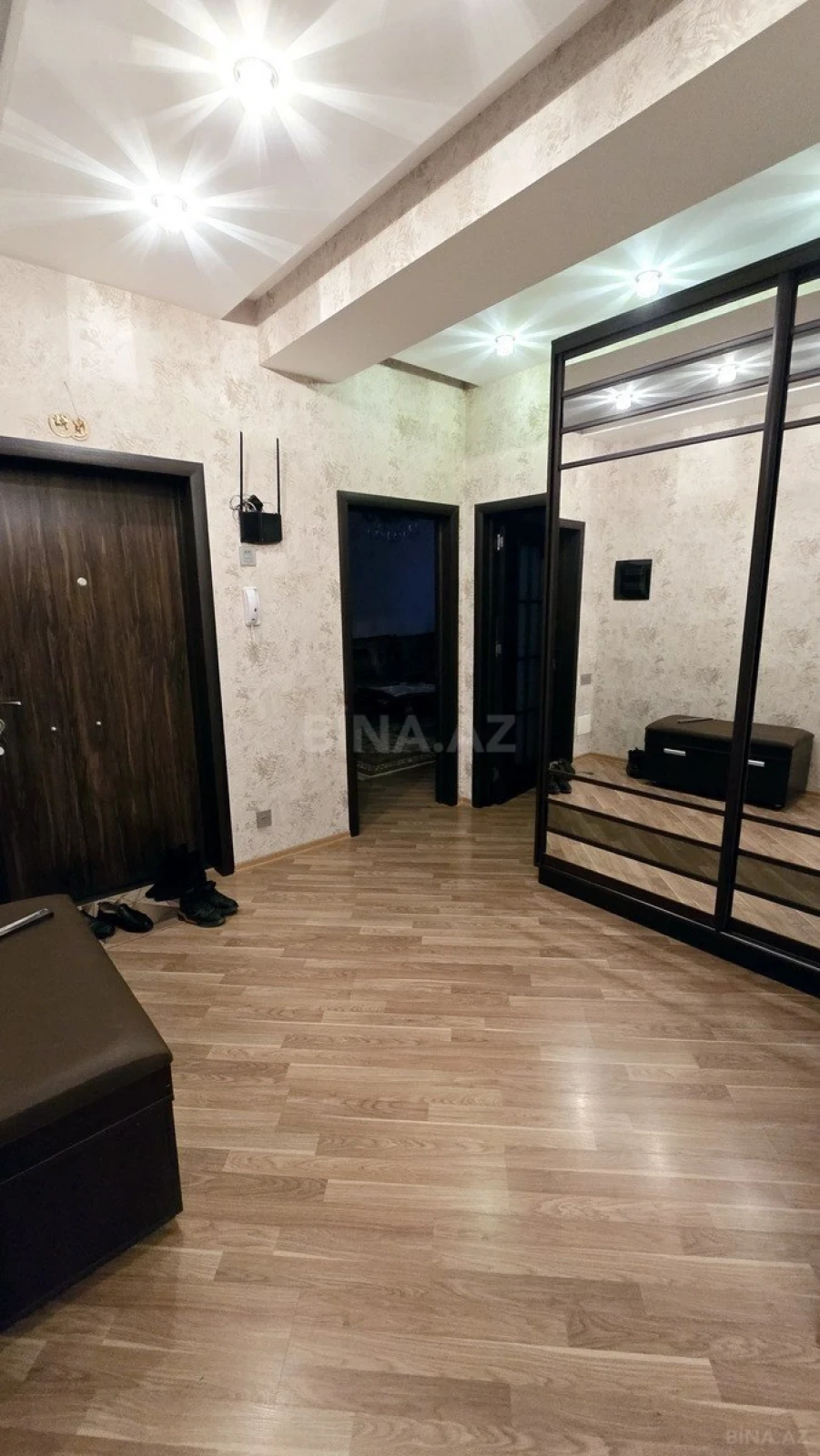 Satılır 3 otaqlı mənzil 130 m²