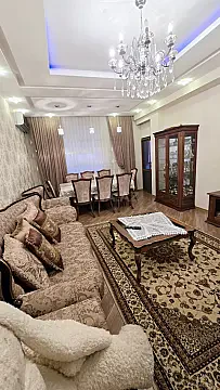 Satılır 3 otaqlı mənzil 130 m²