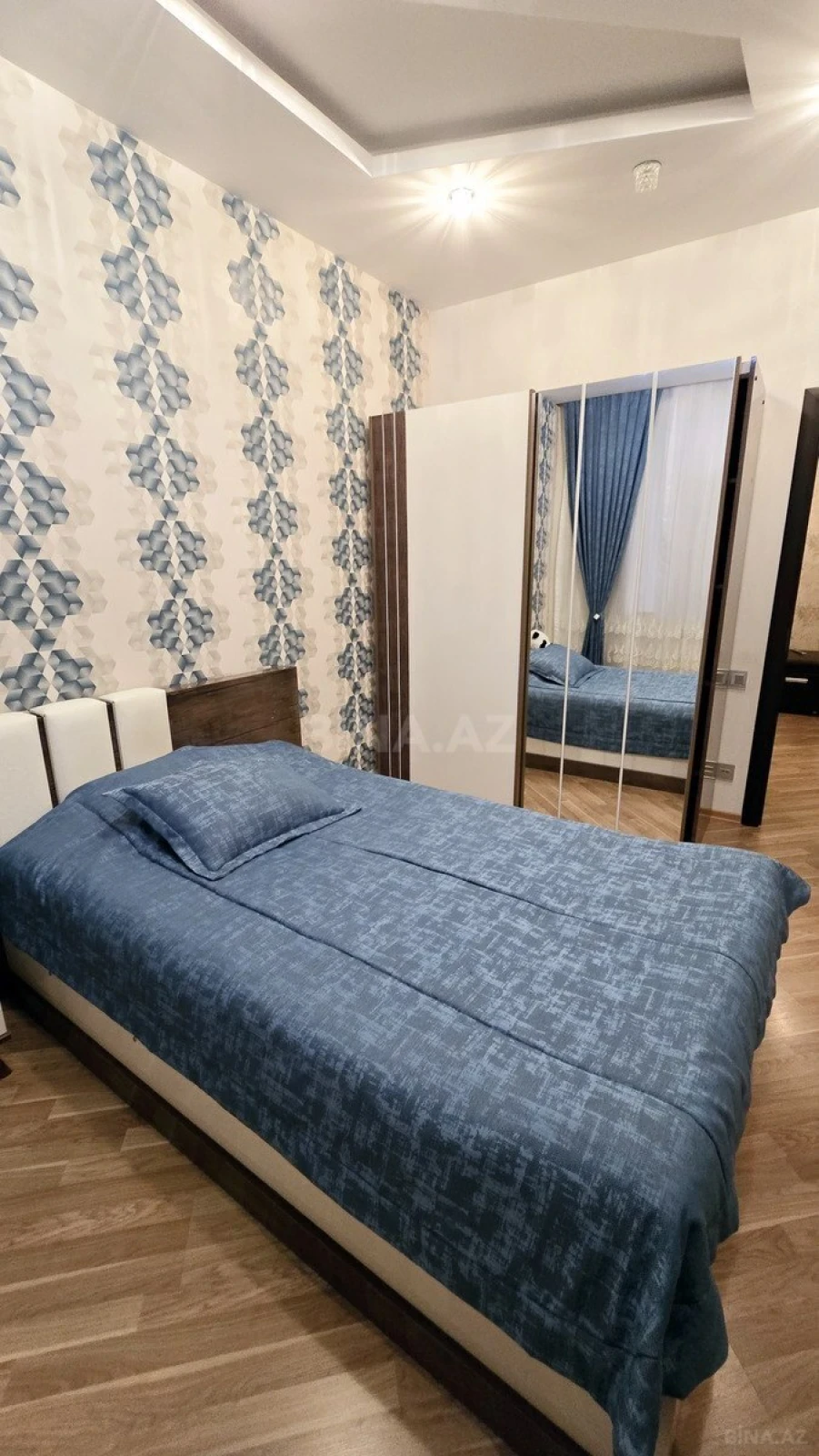 Satılır 3 otaqlı mənzil 130 m²