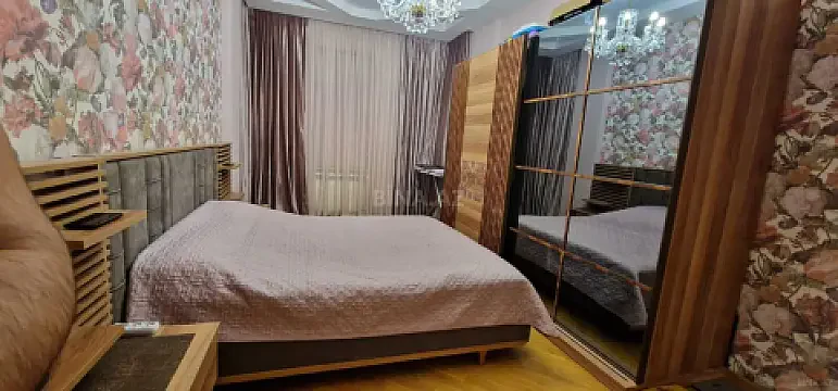 Satılır 3 otaqlı mənzil 109 m²