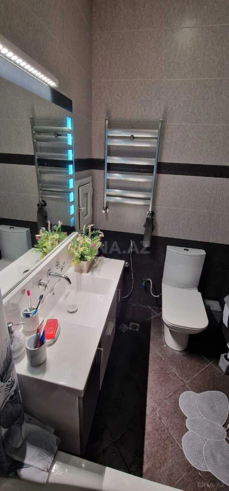 Satılır 3 otaqlı mənzil 109 m²