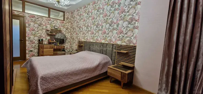 Satılır 3 otaqlı mənzil 109 m²