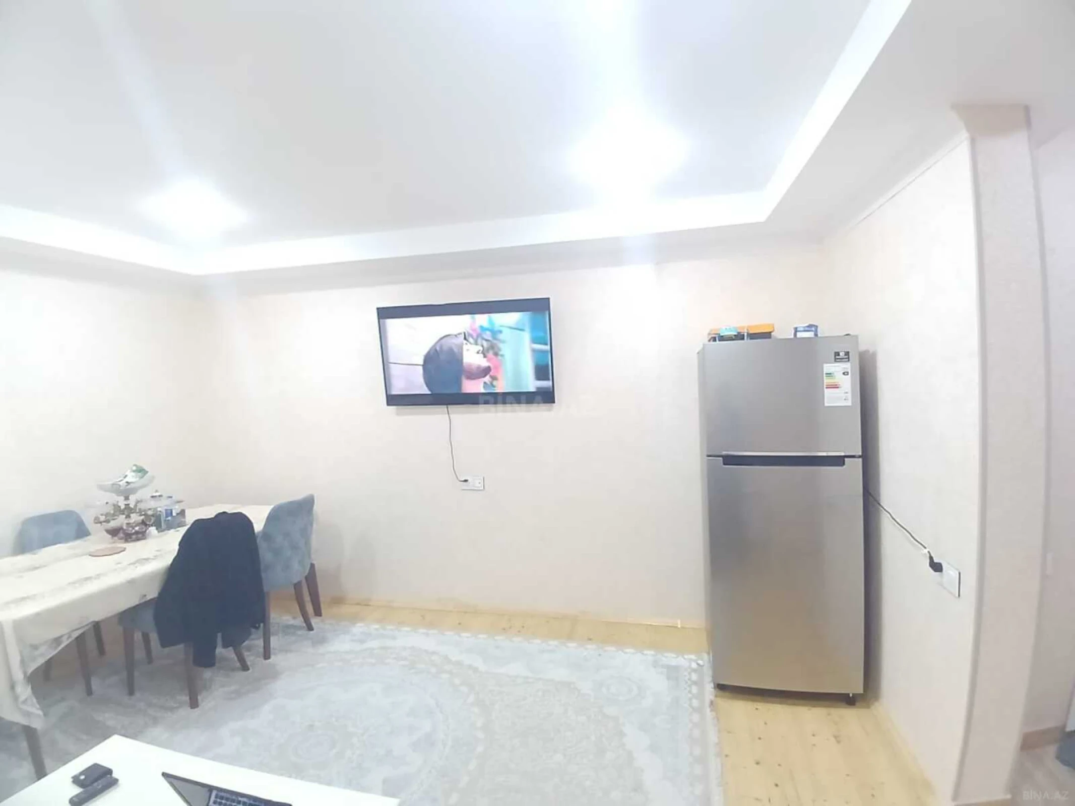 Kirayə verilir 2 otaqlı mənzil 70 m²