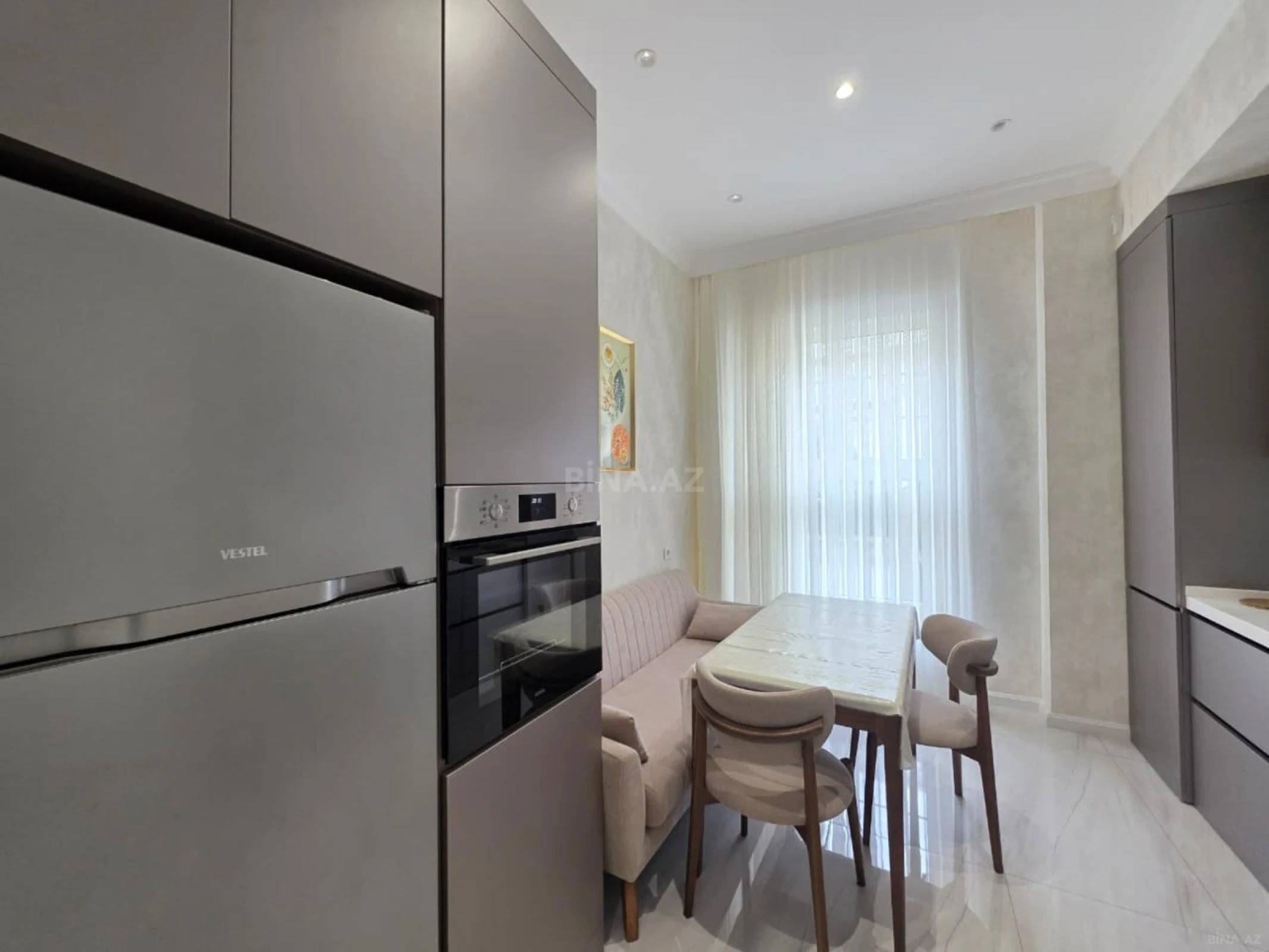 Kirayə verilir 3 otaqlı mənzil 130 m²