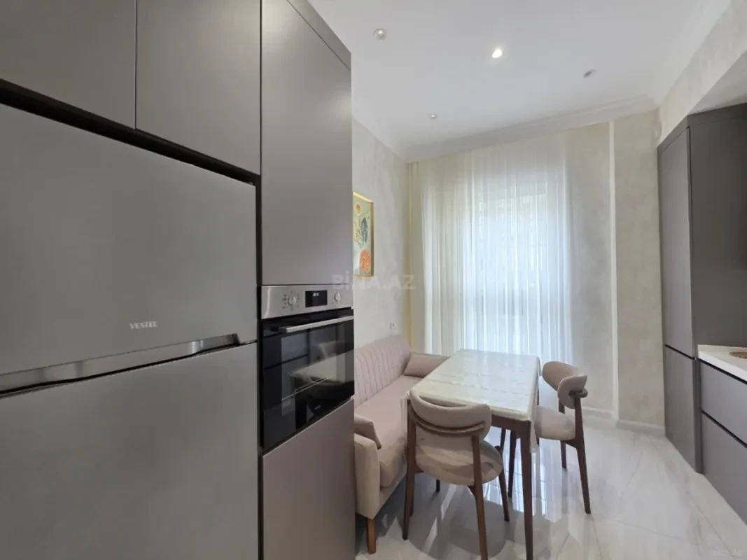 Kirayə verilir 3 otaqlı mənzil 130 m²