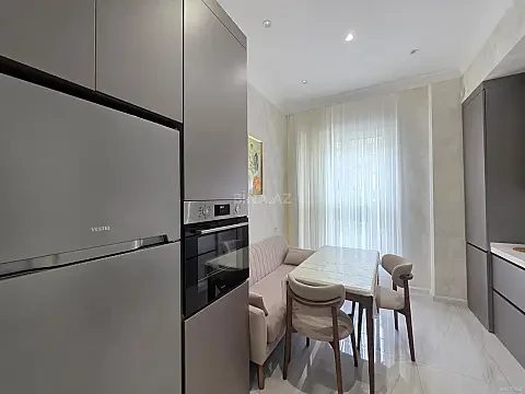 Kirayə verilir 3 otaqlı mənzil 130 m²