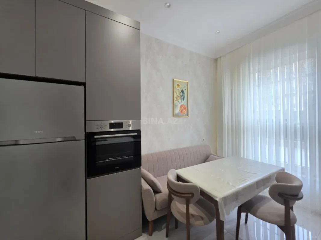 Kirayə verilir 3 otaqlı mənzil 130 m²