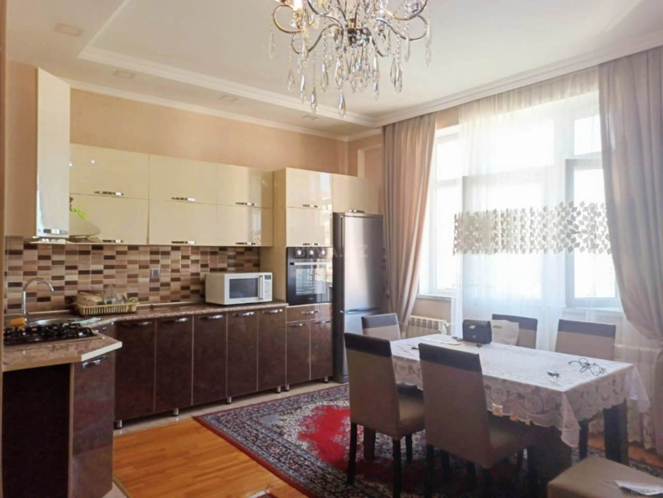 Kirayə verilir 3 otaqlı mənzil 95 m²