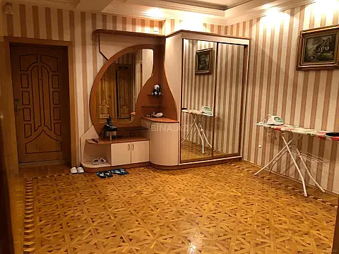 Kirayə verilir 3 otaqlı mənzil 140 m²