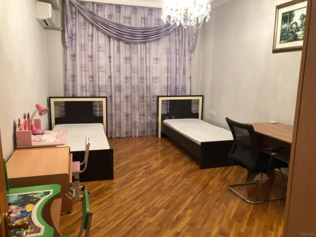Kirayə verilir 3 otaqlı mənzil 140 m²