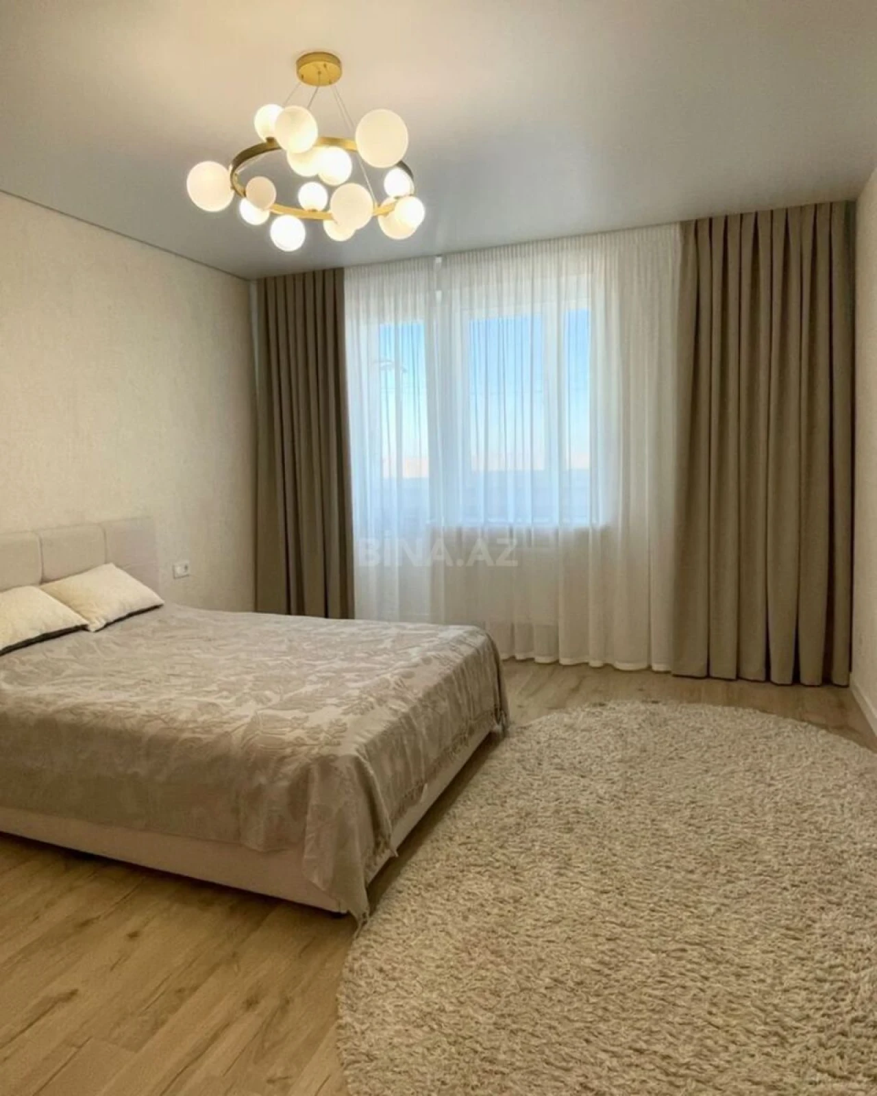 Kirayə verilir 2 otaqlı mənzil 80 m²