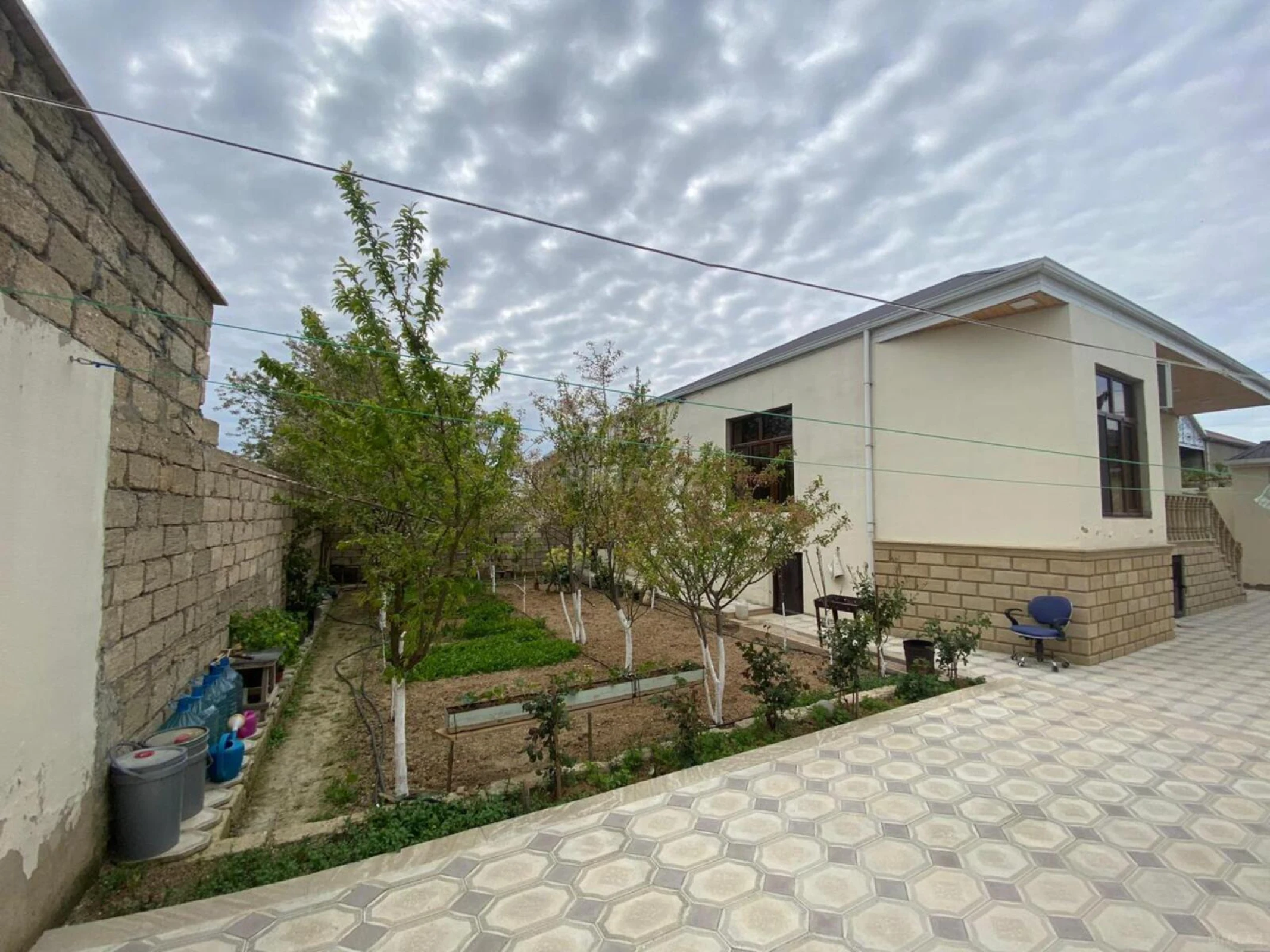 Satılır 4 otaqlı həyət evi 130 m²