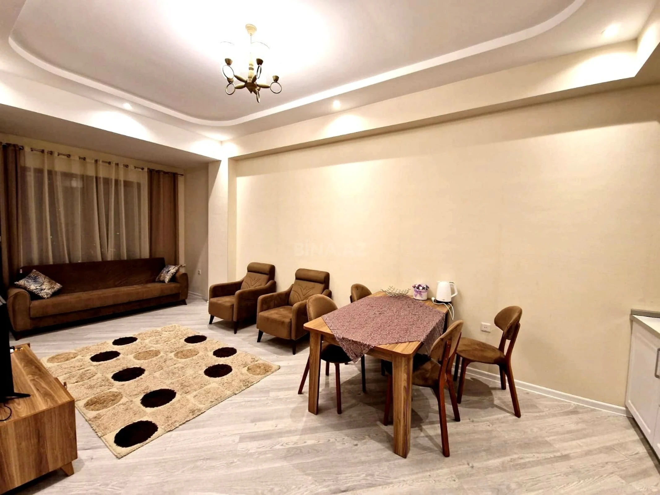 Kirayə verilir 2 otaqlı mənzil 72 m²