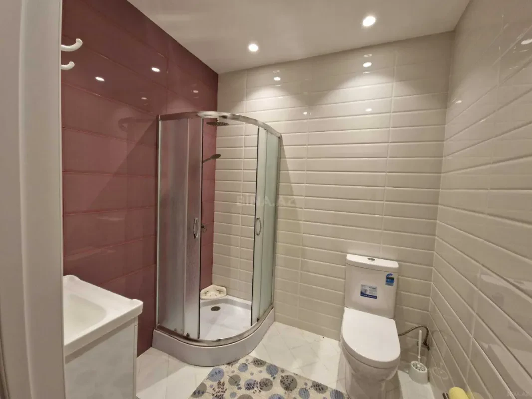 Kirayə verilir 2 otaqlı mənzil 72 m²