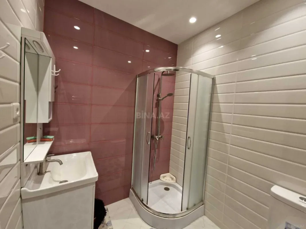 Kirayə verilir 2 otaqlı mənzil 72 m²