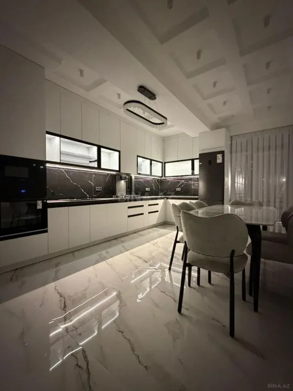 Kirayə verilir 2 otaqlı mənzil 110 m²