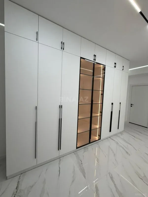Kirayə verilir 2 otaqlı mənzil 110 m²