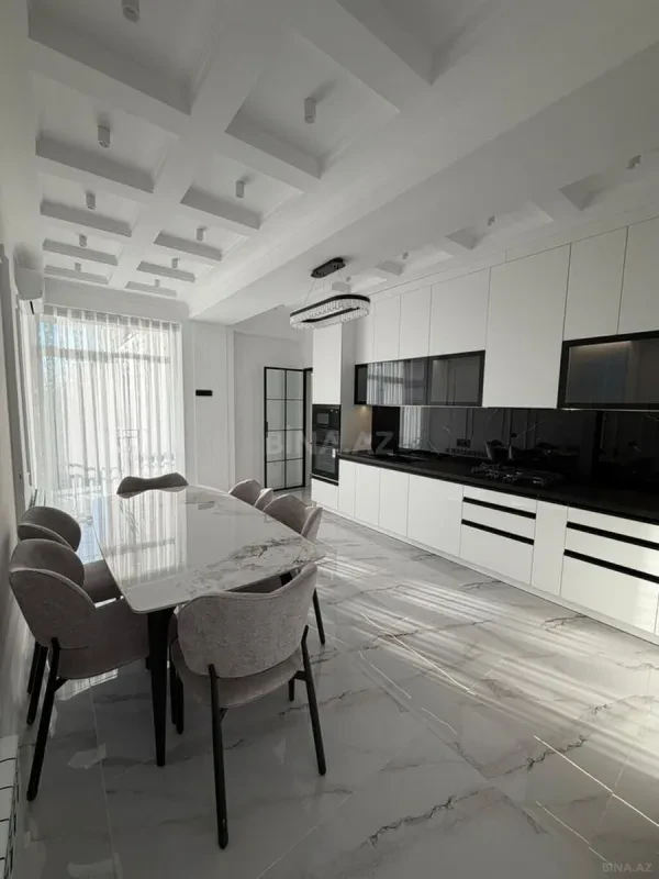 Kirayə verilir 2 otaqlı mənzil 110 m²