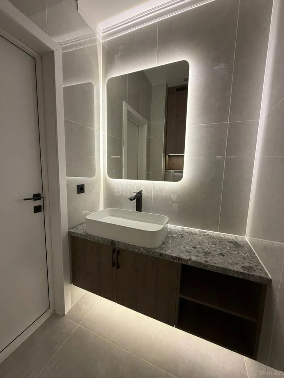 Kirayə verilir 2 otaqlı mənzil 110 m²