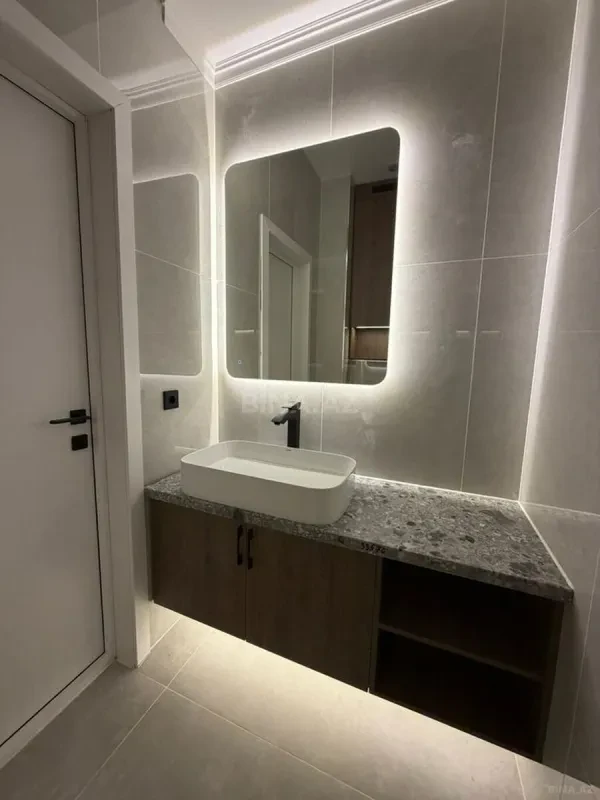 Kirayə verilir 2 otaqlı mənzil 110 m²
