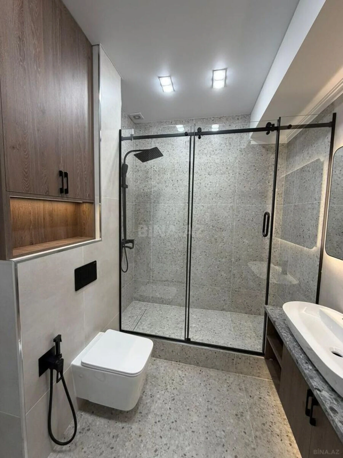 Kirayə verilir 2 otaqlı mənzil 110 m²
