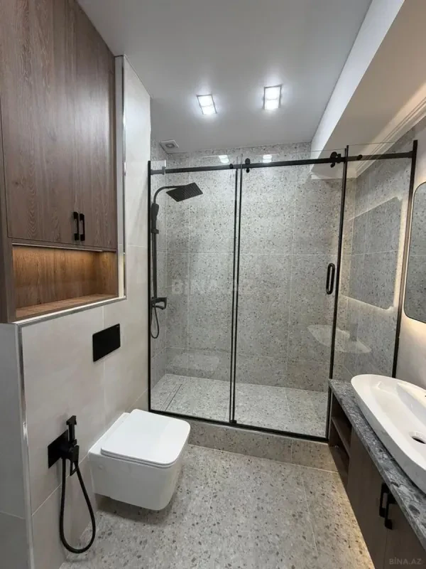 Kirayə verilir 2 otaqlı mənzil 110 m²