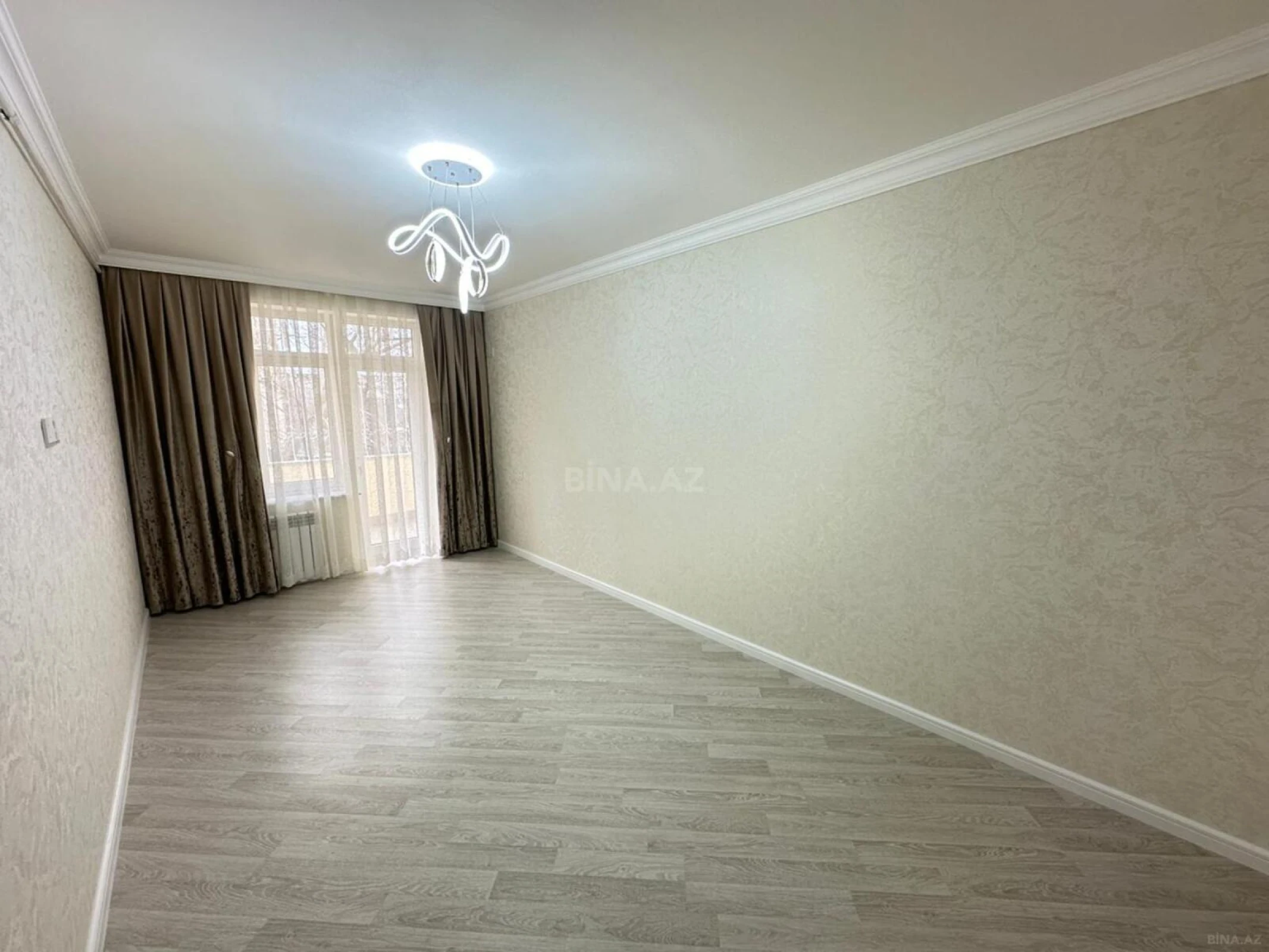 Satılır 4 otaqlı mənzil 110 m²