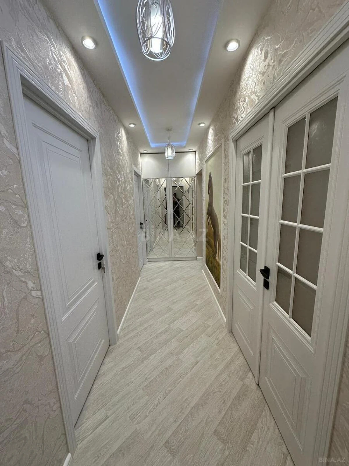 Satılır 4 otaqlı mənzil 110 m²
