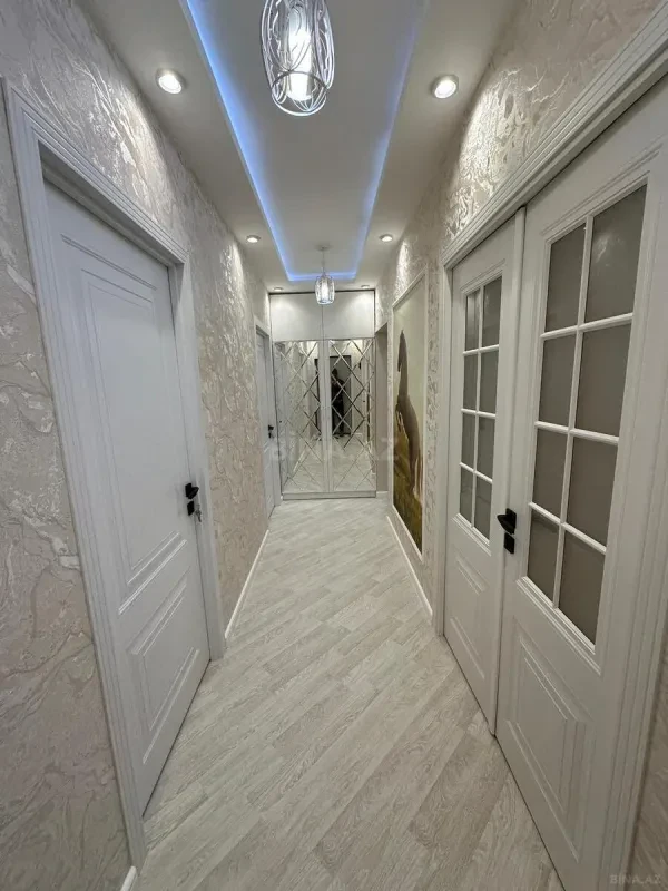 Satılır 4 otaqlı mənzil 110 m²