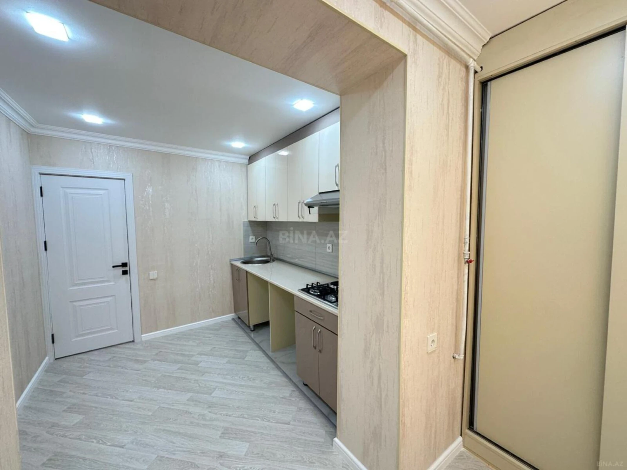 Satılır 4 otaqlı mənzil 110 m²