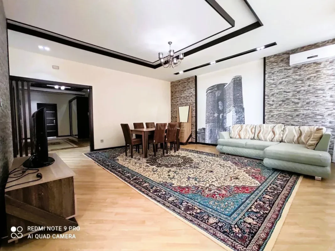 Kirayə verilir 3 otaqlı mənzil 140 m²