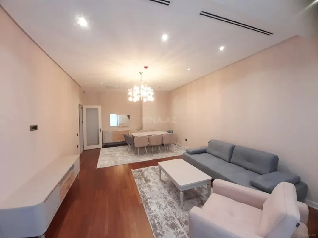 Kirayə verilir 4 otaqlı mənzil 220 m²